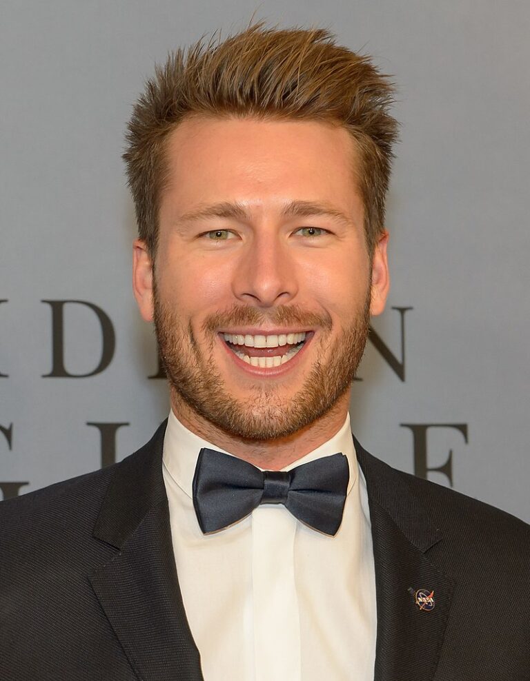 Glen_Powell_in_2016