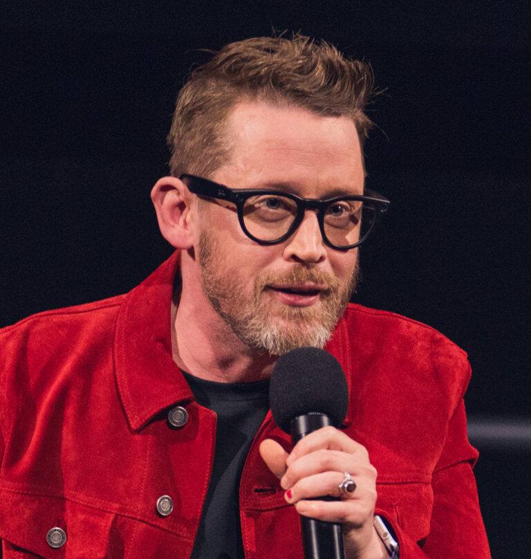 Macaulay_Culkin_-_Home_Alone_35th